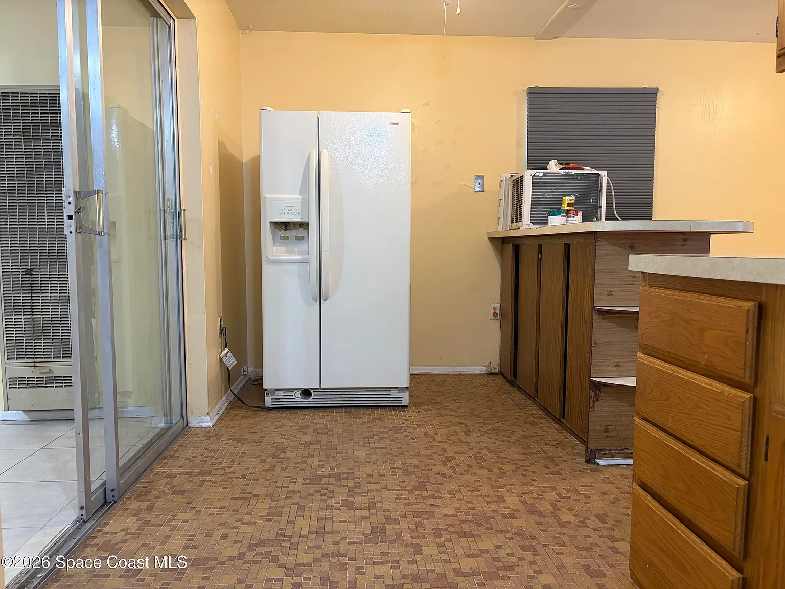 3 bed, 2.0 bath, 1671 sqft, $1,400 — Photo 4