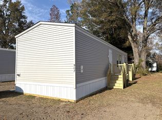 907 McFadden St, Lake City, SC 29560