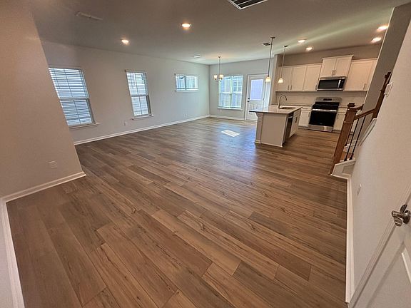 3rd image of 4013 Kidd Pl