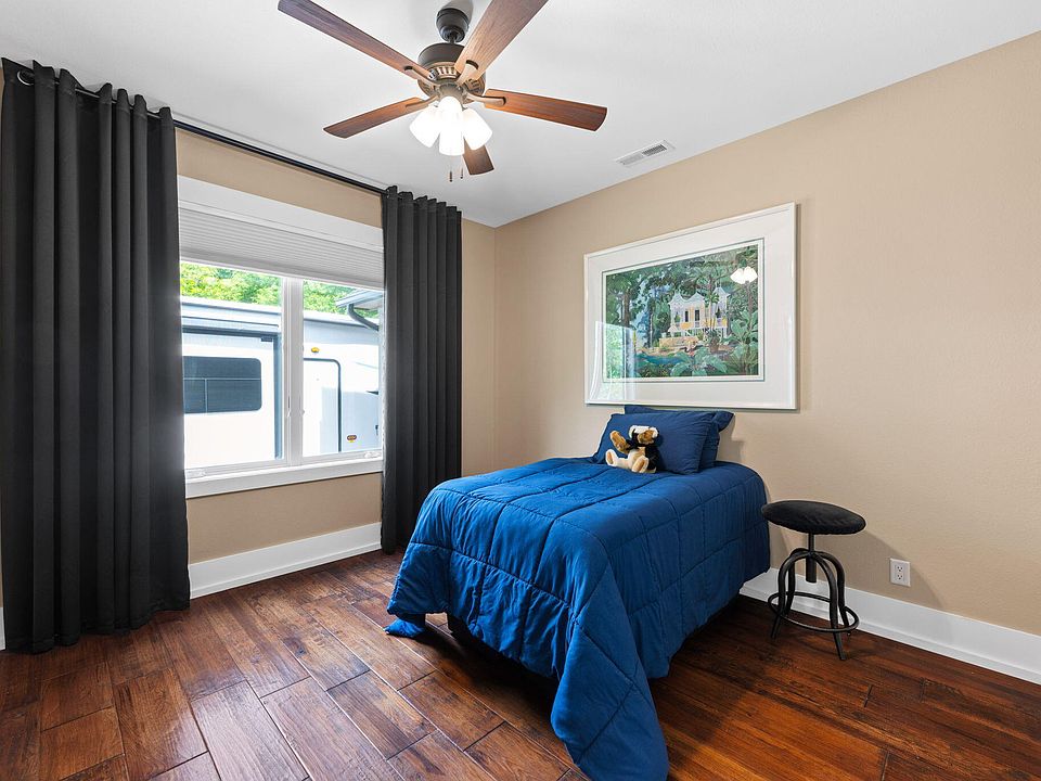 43rd image of 3099 Sunset Dr