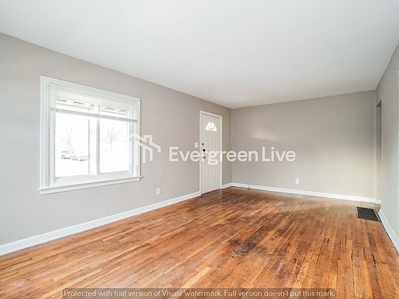 3rd image of 2175 Delavan Dr