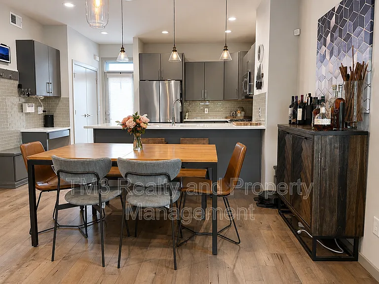 2436 Forest Ave — Photo 12