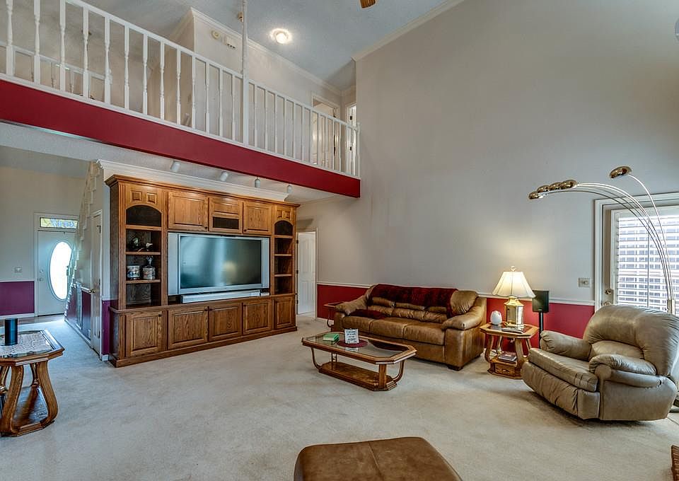 2nd image of 3447 Lakebrook Dr