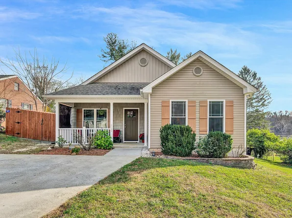 821 Summerdean Ave, Roanoke, VA 24019