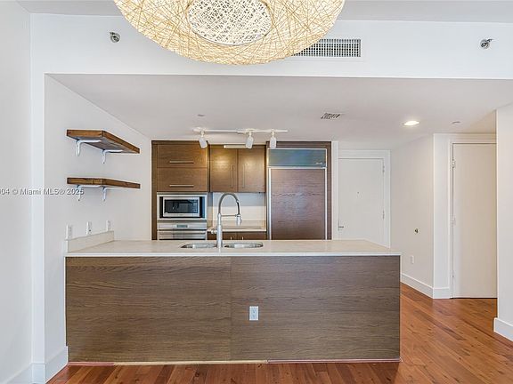 5th image of 475 Brickell Ave APT 2811