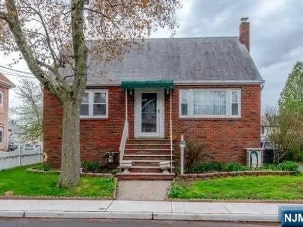 27 Grove St, Little Ferry, NJ 07643