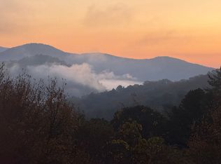 44 Cessna Ln, Rabun Gap, GA 30568