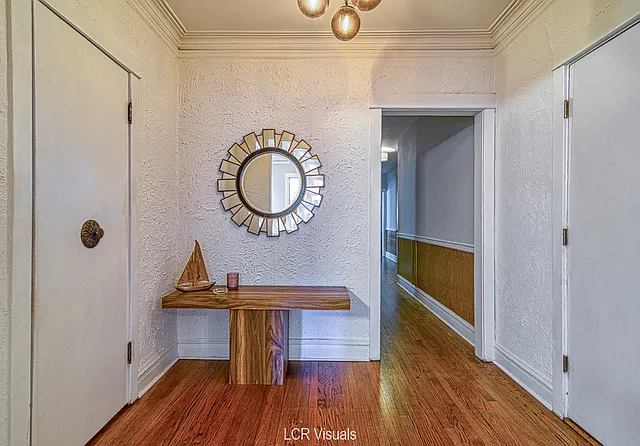 712 W Buena Ave #2 — Photo 2