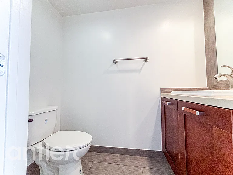 1241 S Sherbourne Dr #GPH4 — Photo 21