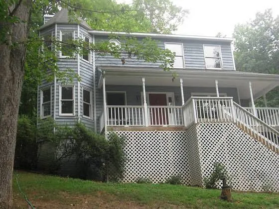 113 Wendover Ln photo 1