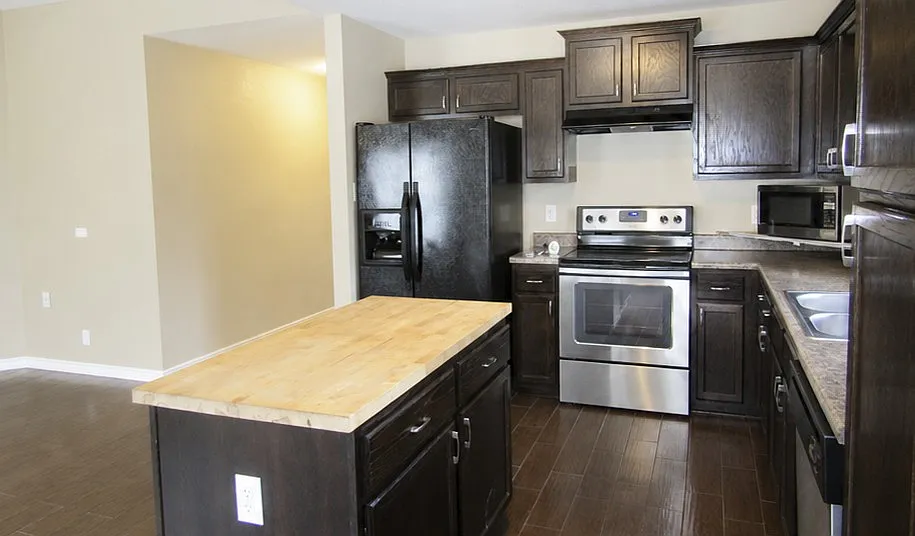 912 Coastal Drive — Photo 2