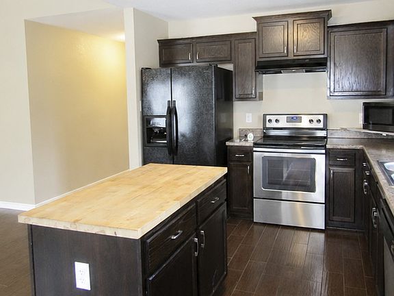 2nd image of 912 Coastal Dr