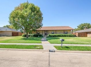 2030 Wellington Dr, Grand Prairie, TX 75051