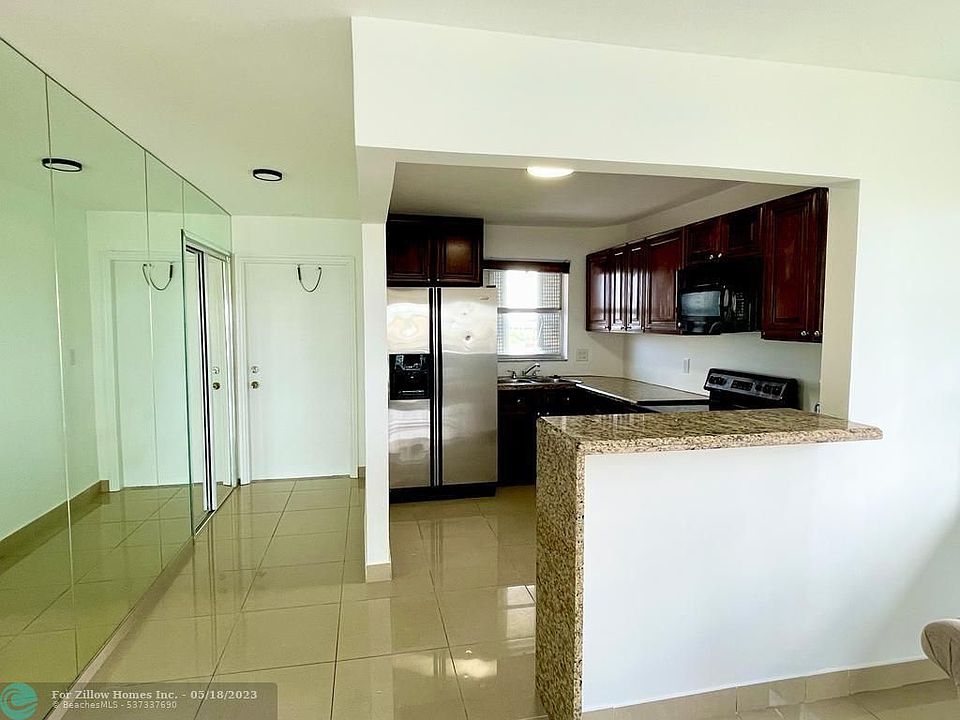 941 Crystal Lake Dr APT 401, Pompano Beach, FL 33064 MLS F10381258