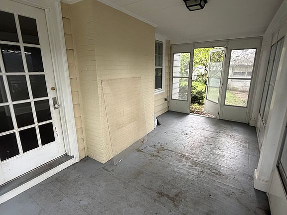 4th image of 35 Glen Rd
