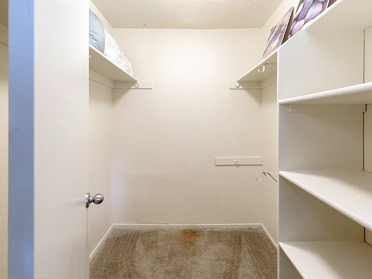 California Place Apartments — Photo 9