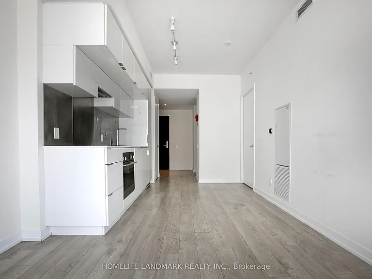 185 Roehampton Ave #3312 — Photo 5