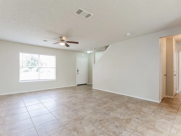 6102 Candletree — Photo 5