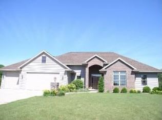 3136 Seafarer Way, Suamico, WI 54173