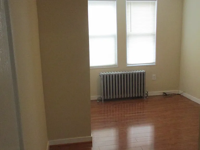 4153 Stirling St — Photo 13