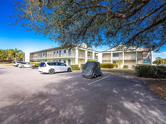 3rd image of 301 Islamorada Blvd APT 22B