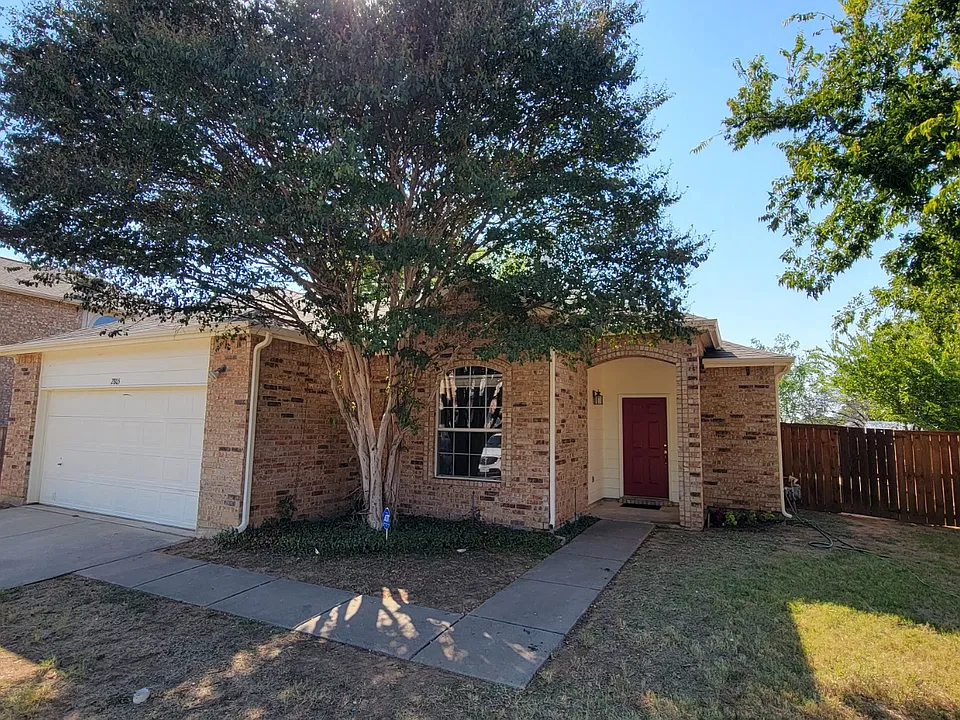 2805 Clark Dr