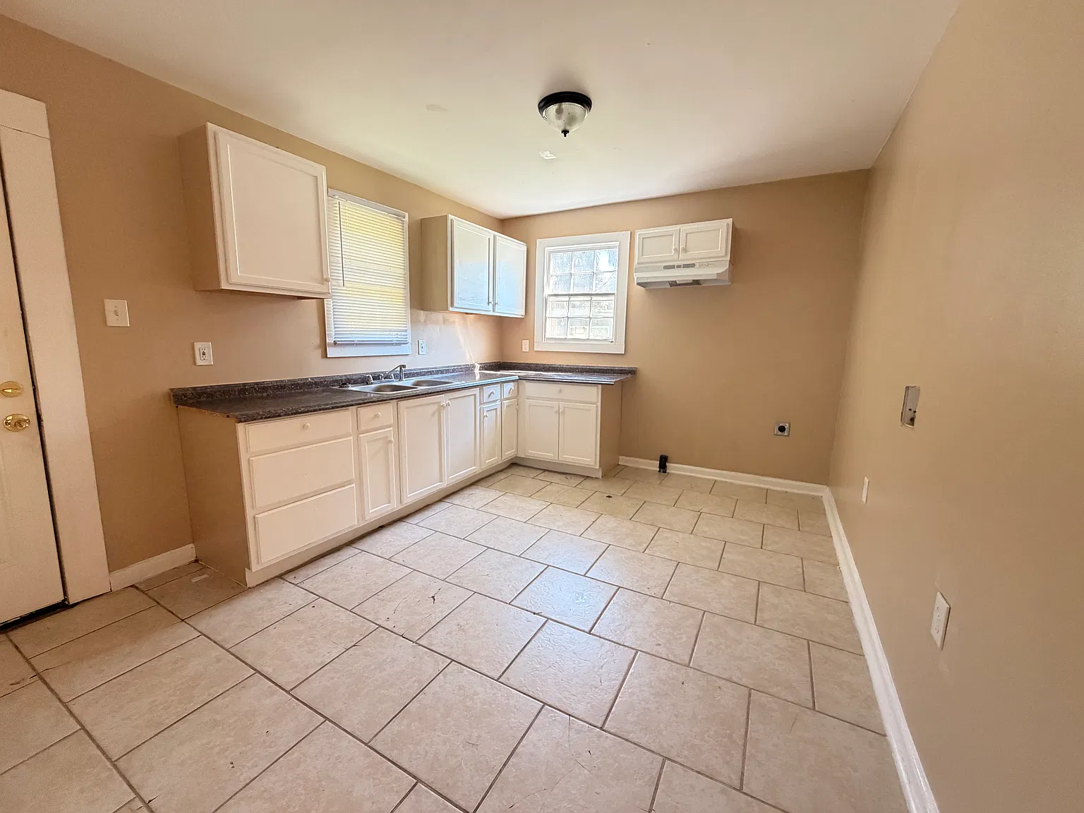 2 bed, 1000 sqft, $850 — Photo 1