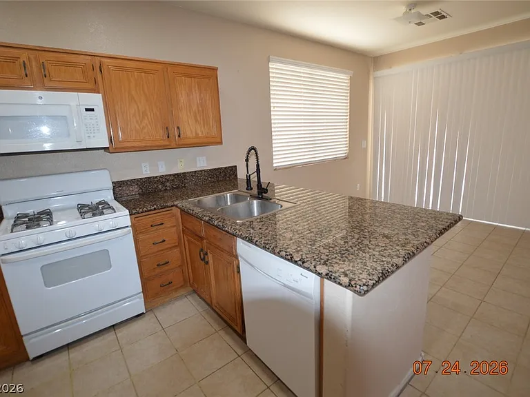 10656 Primrose Arbor Ave — Photo 6