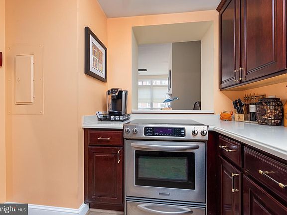 2nd image of 5 Maryland Ave APT 4
