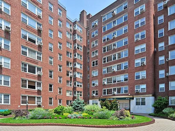 110-45 Queens Boulevard image 1 of 11