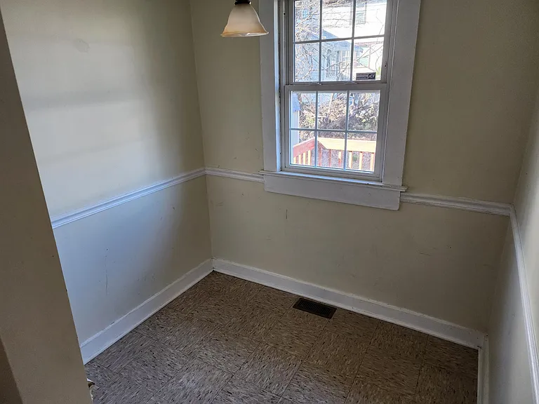 2604 Wayne Ave — Photo 9