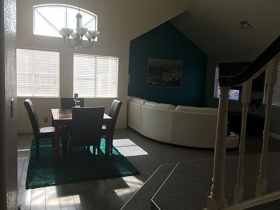 Formal living & dinning