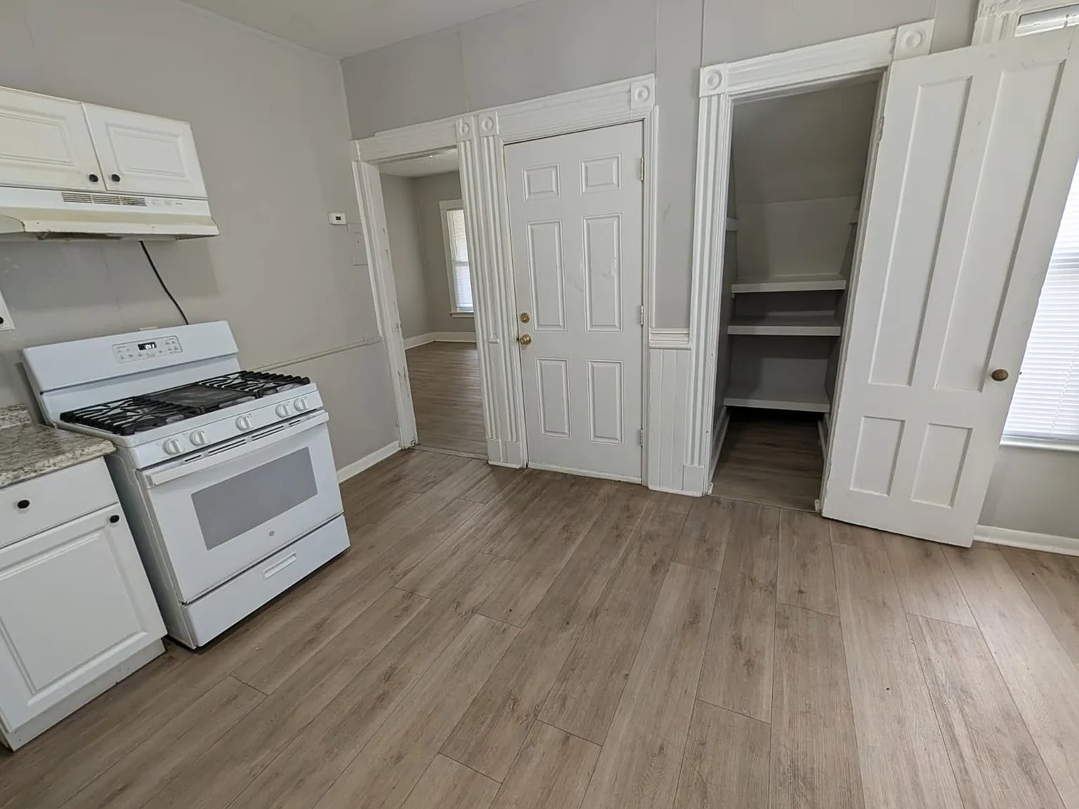 2 bed, $1,425 — Photo 2