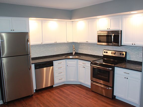 Totally Updated Custom Kitchen w/ Quartz Counters, Shaker Ca