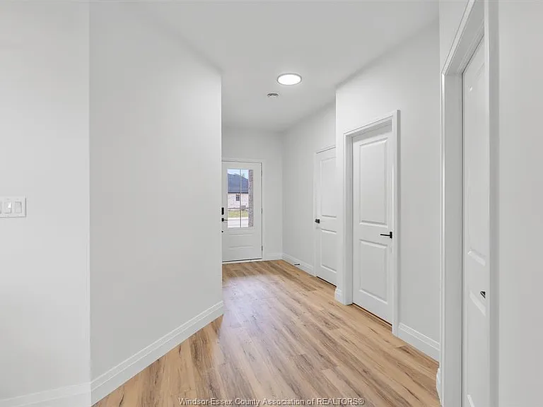 154 McLellan Ave #A — Photo 4