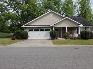 155 Village Cir, Cochran, GA 31014