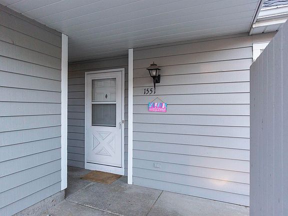 2nd image of 1551 N Oakhill Dr