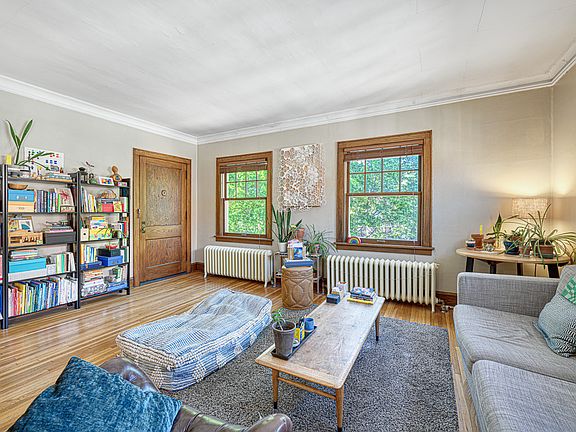 3rd image of 2100 Saint Clair Ave Fl 2