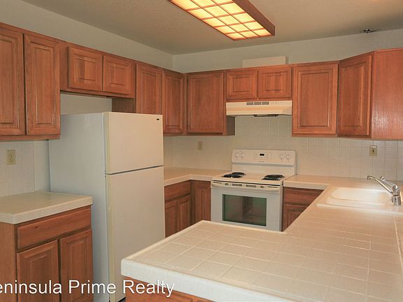 3rd image of 631 Waltermire St APT 8
