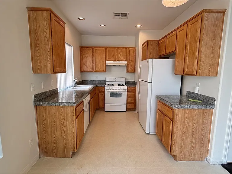 1702 Bamboo Rain Ave — Photo 6