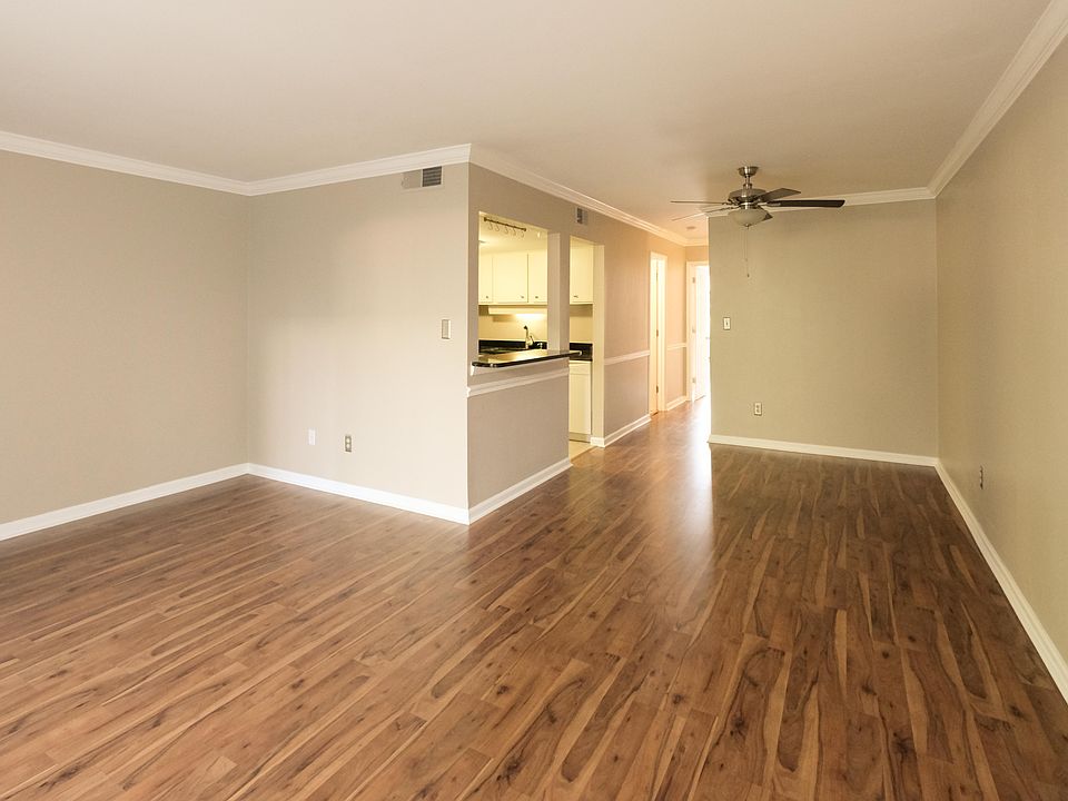 1st image of 925 Cleveland St Unit 11