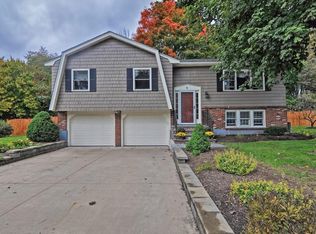 4 Borrows Rd, Foxboro, MA 02035