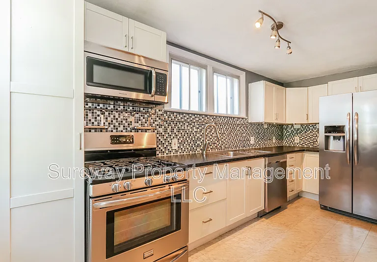 241 Westpark Ln — Photo 8
