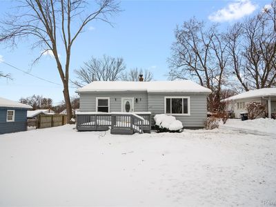242 Preston Ave, Waterford, MI, 48328