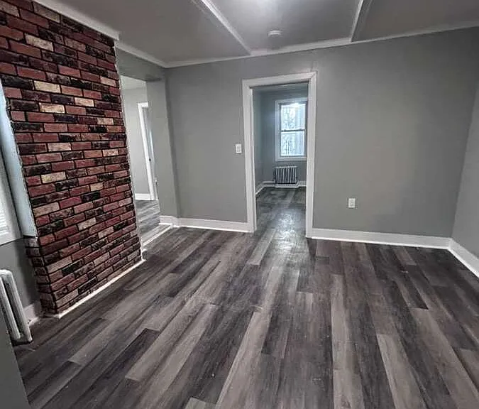 82 Glenwood Ave — Photo 4