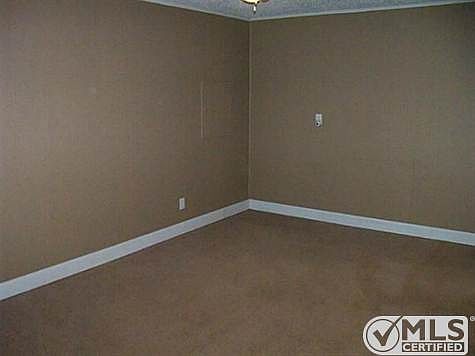 4th image of 216 Woodgrove Dr