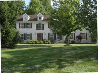 1586 Elizabeth Ln, Macedonia, OH 44056