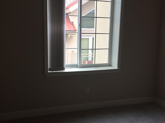 4th image of 11004 NE 11th St APT 607