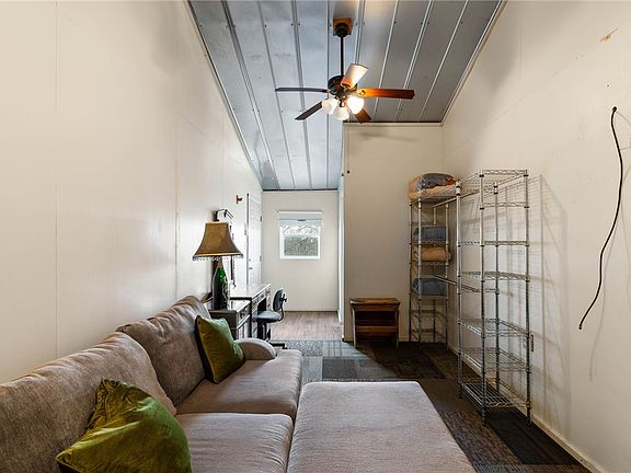 3rd image of 523 Ranger Dr