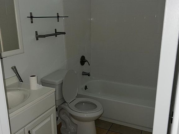3rd image of 4336 Manhattan Beach Blvd